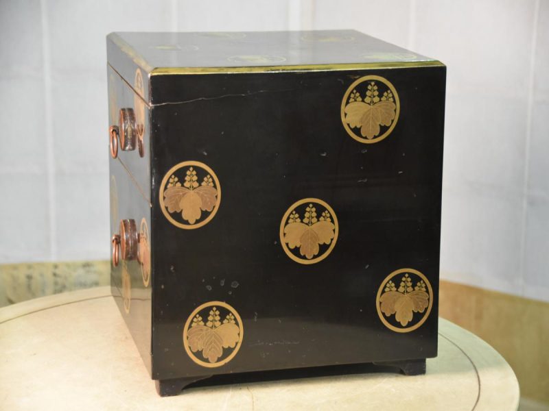Japanese Lacquered Drawer Box - Image 11