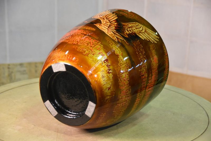 Japanese Wakasa Lacquer Vase with Flying Cranes - Image 4