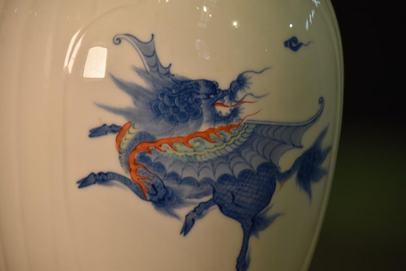 Japanese Kakiemon Pottery Vase - Image 2