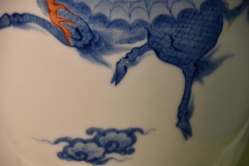 Japanese Kakiemon Pottery Vase - Image 16