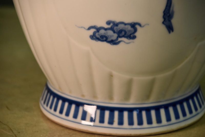 Japanese Kakiemon Pottery Vase - Image 14