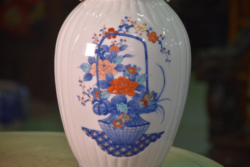 Japanese Kakiemon Pottery Vase - Image 11