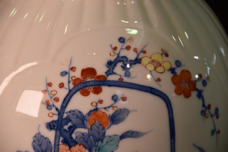 Japanese Kakiemon Pottery Vase - Image 10