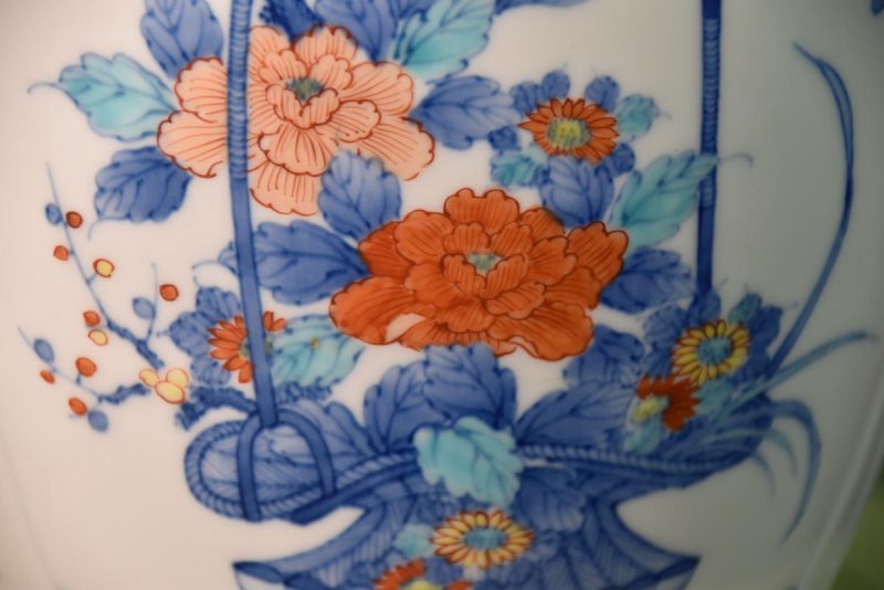 Japanese Kakiemon Pottery Vase - Image 9