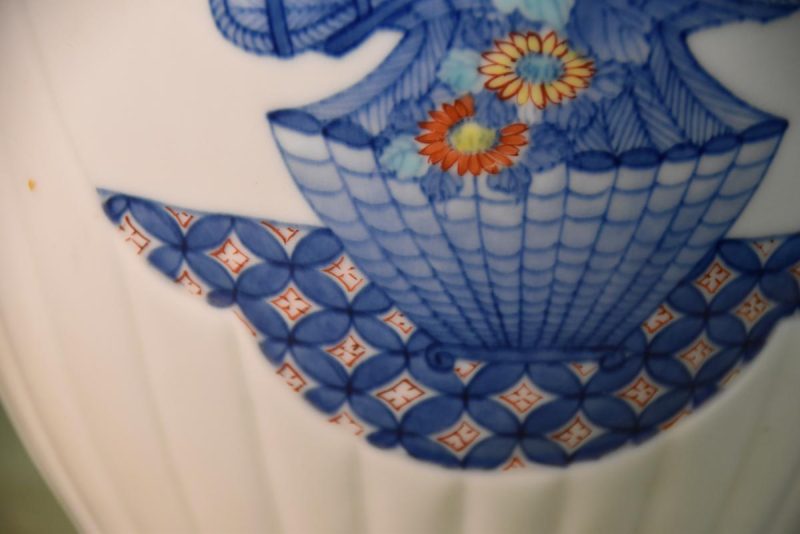 Japanese Kakiemon Pottery Vase - Image 8