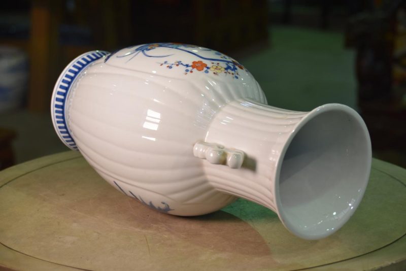 Japanese Kakiemon Pottery Vase - Image 6