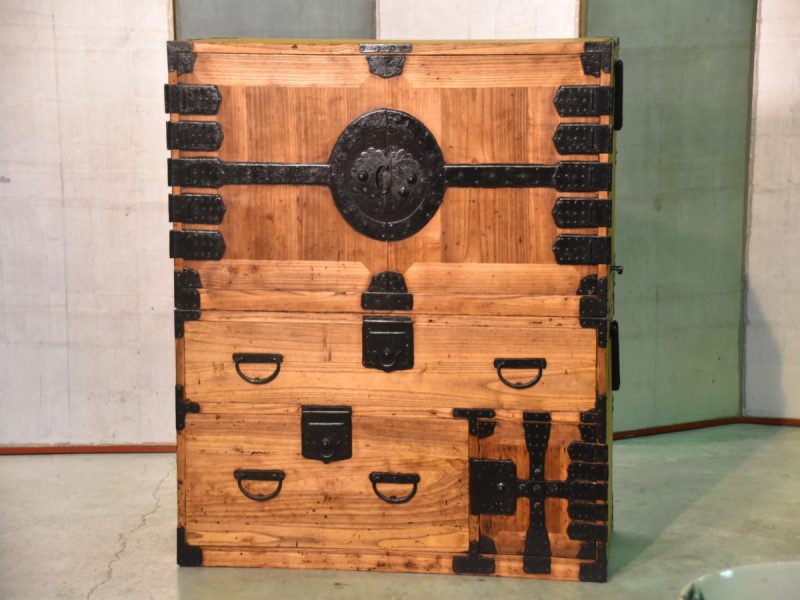 Kannon Biraki Tansu Edo Period Chest - Image 8