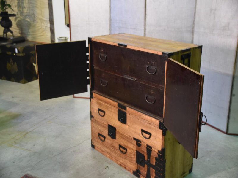 Kannon Biraki Tansu Edo Period Chest - Image 10