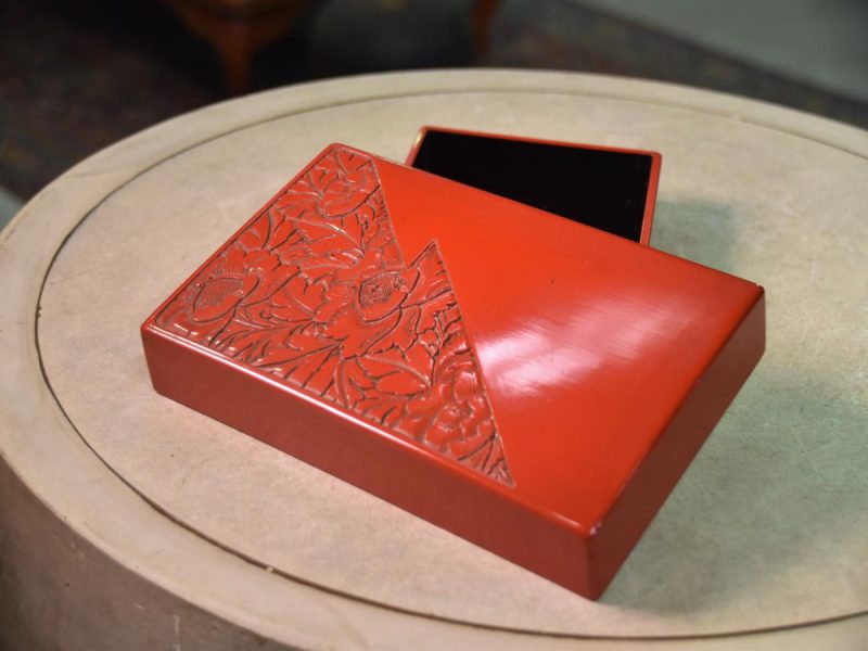Kamakura Bori Lacquer Suzuri Bako (Ink Brush Writing Box) - Image 9