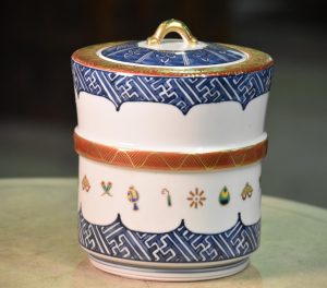 Kyoyaki Mizuzashi (Urn for water for the Tea Ceremony)
