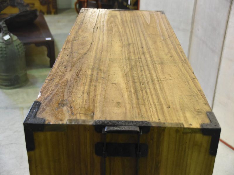 Tokyo Clothing Chest on Chest with 4 Deep Drawers and a Secret Compartment - Image 12