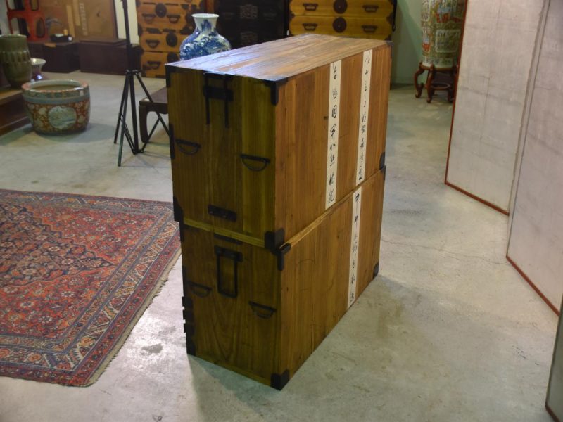 Tokyo Clothing Chest on Chest with 4 Deep Drawers and a Secret Compartment - Image 10