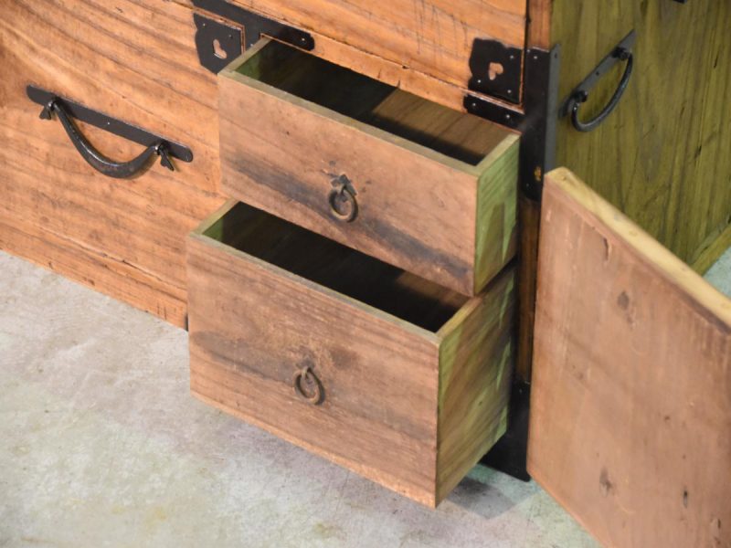 Tokyo Clothing Chest on Chest with 4 Deep Drawers and a Secret Compartment - Image 5