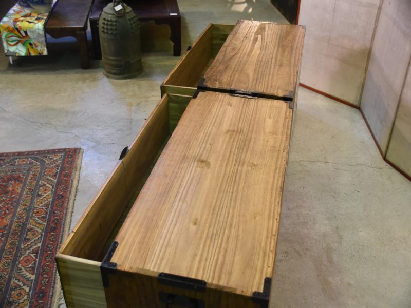 Tokyo Clothing Chest on Chest with 4 Deep Drawers and a Secret Compartment - Image 3