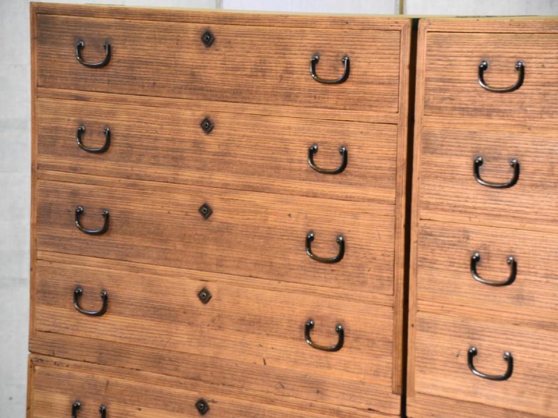 A Rare Pair of Japanese Vintage Clothing Chests (6 Sections) - Image 20