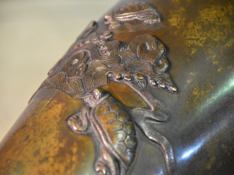 Japanese Cast Bronze Vase decorated with Turtles (Longevity) - Image 3