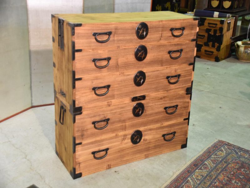 Japanese Antique 2 Section Clothing Chest with Cranes on the Lock plates - Image 9