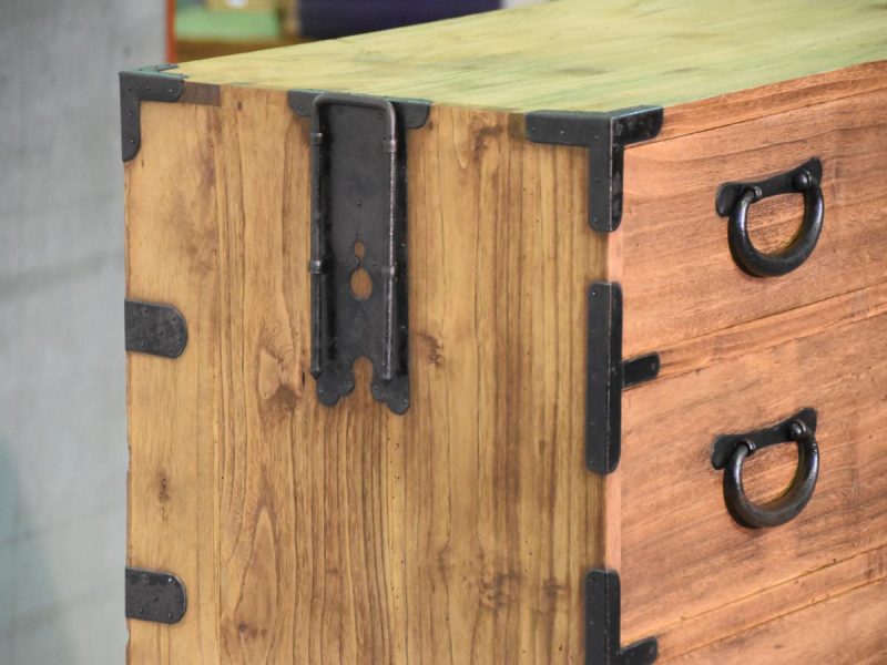 Japanese Antique 2 Section Clothing Chest with Cranes on the Lock plates - Image 7