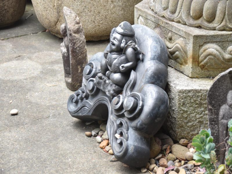 Antique japanese Roof Tile decorated with Ebisu San - Image 5