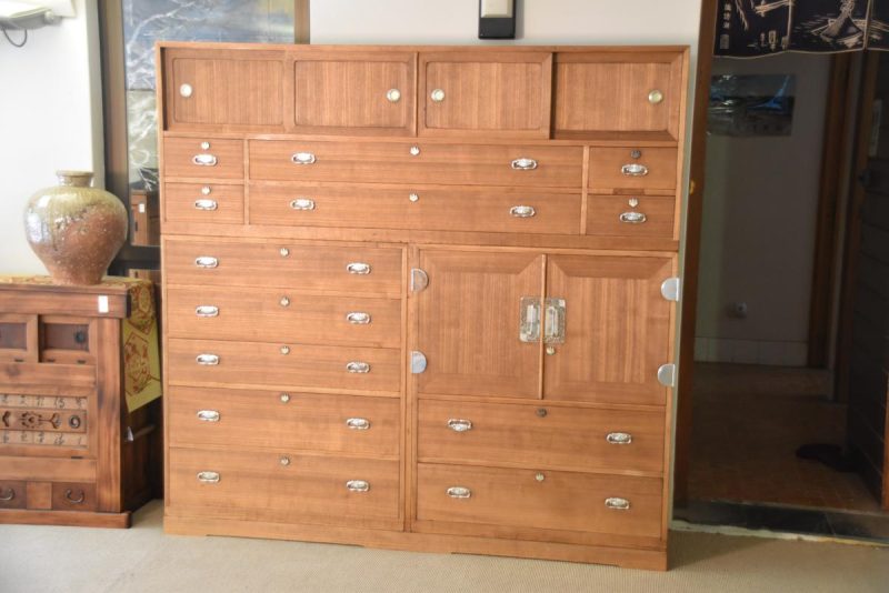 Large Solid Wood Japanese Vintage Clothing Chest (5 Sections) - Image 2
