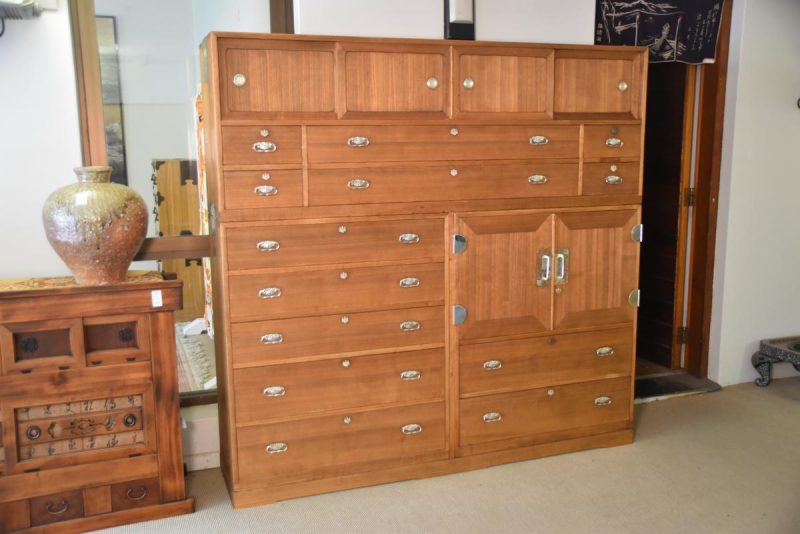 Large Solid Wood Japanese Vintage Clothing Chest (5 Sections) - Image 4
