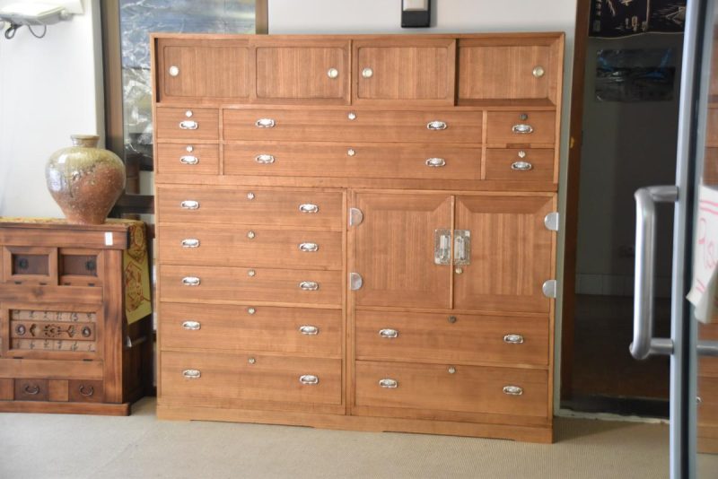 Large Solid Wood Japanese Vintage Clothing Chest (5 Sections) - Image 3