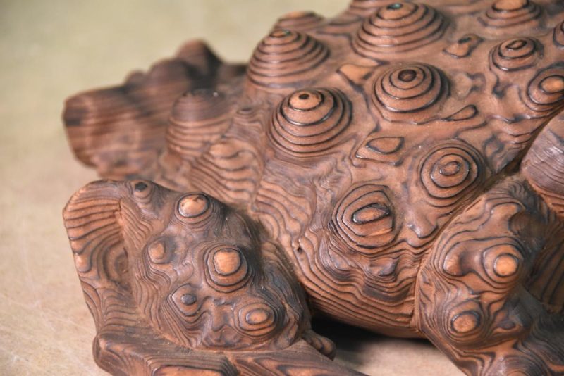 Japanese Mountain Cedar Carved Frog - Image 7