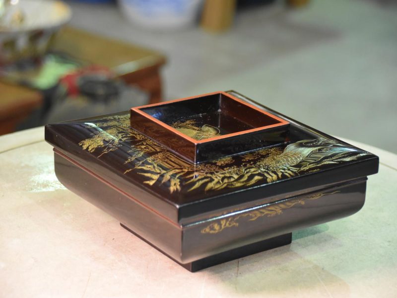 Japanese Leaping Koi Lacquer Lidded Bowl - Image 8