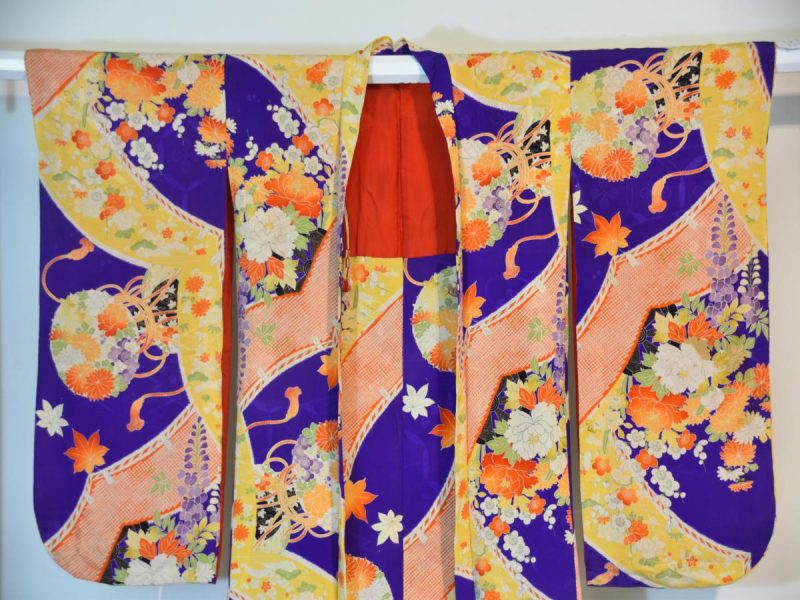 Stunning Silk Vintage Haori Jacket - Image 4
