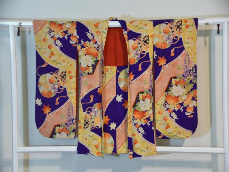 Stunning Silk Vintage Haori Jacket - Image 3
