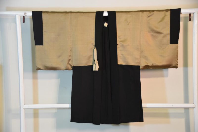 Japanese Silk Vintage Mans Haori (Kimono Jacket) - Image 5