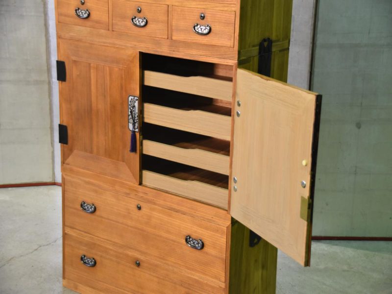 Japanese 3 Section Wedding Kimono Chest - Image 9