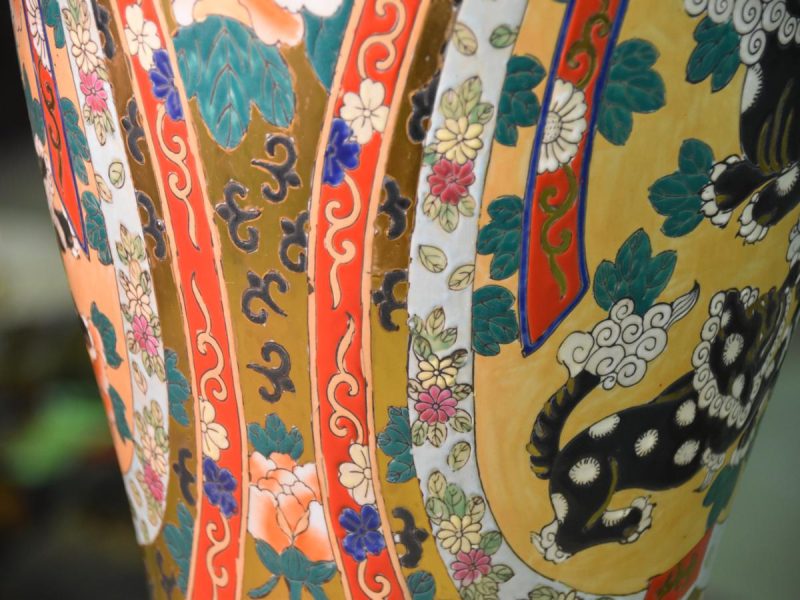Vintage Chinese Vase - Image 8