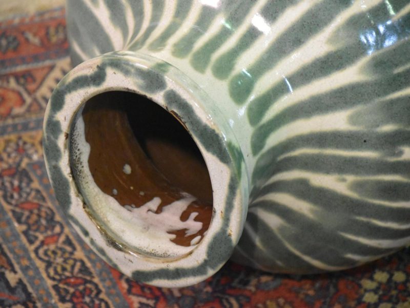 Large Green Drip Glaze Shigaraki Tsubo Urn - Image 4