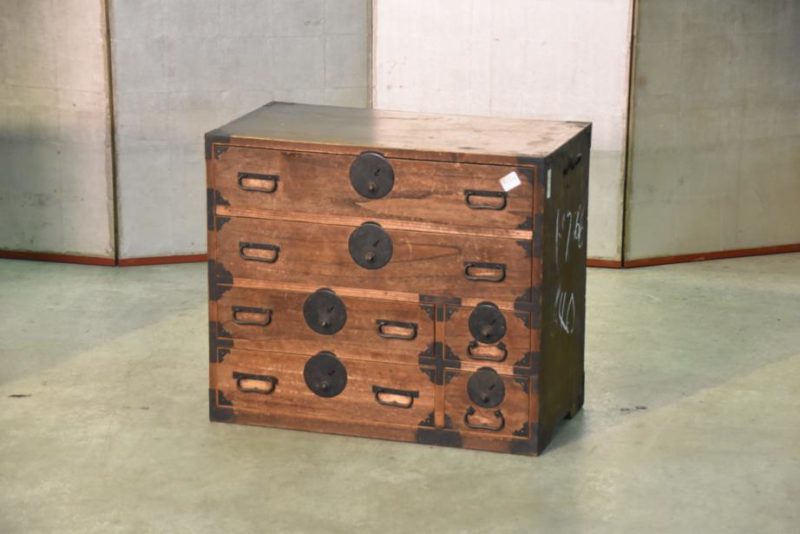 Small Antique Japanese Accessories Chest - Image 14