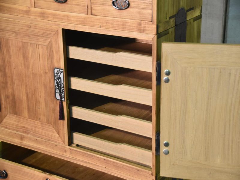 Japanese 3 Section Wedding Chest - Image 12