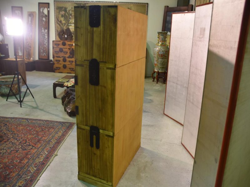 Japanese 3 Section Wedding Chest - Image 7