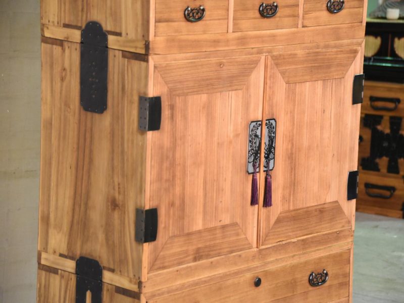 Japanese 3 Section Wedding Chest - Image 4