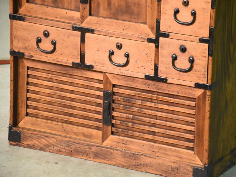 Japanese Osaka Region Merchant Chest with Secret Drawer - Image 18