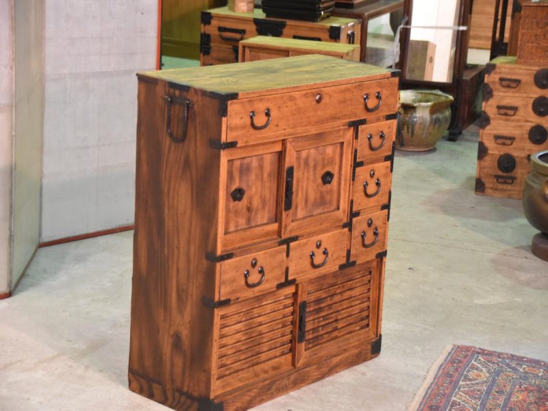 Japanese Osaka Region Merchant Chest with Secret Drawer - Image 4