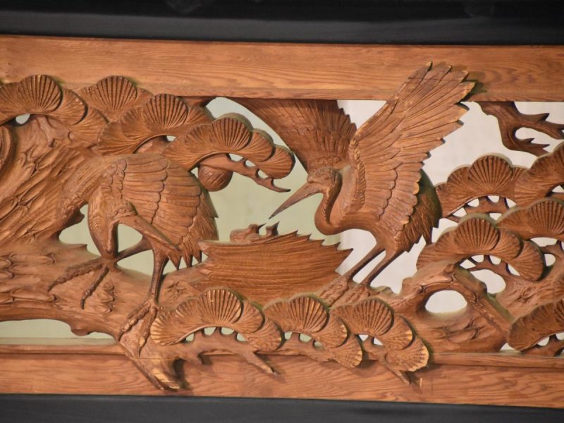 Japanese Rama Carved Wooden Transom decorated with Cranes and Matsu Pine Tree - Image 7