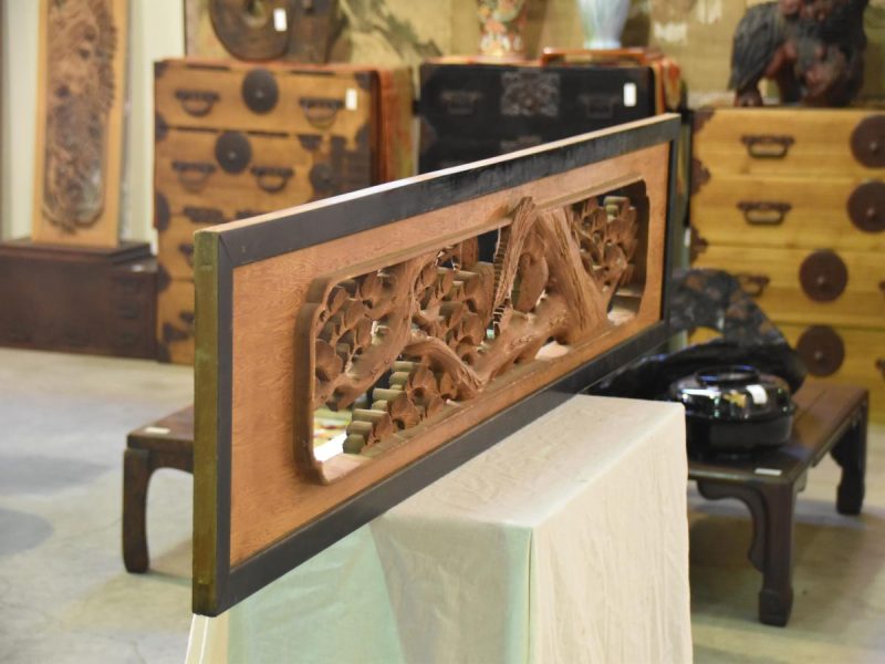 Japanese Rama Carved Wooden Transom decorated with Cranes and Matsu Pine Tree - Image 3