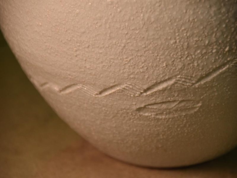 Japanese Vintage Porcelain Vase - Image 10
