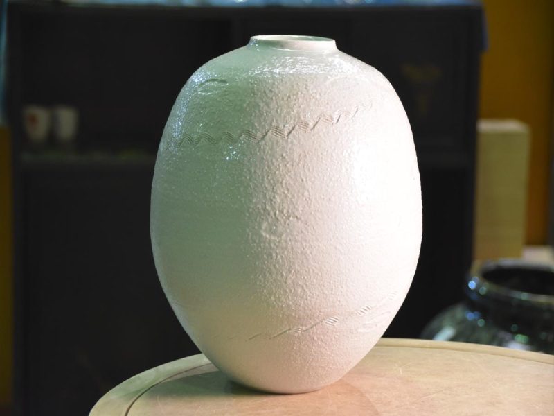 Japanese Vintage Porcelain Vase - Image 3