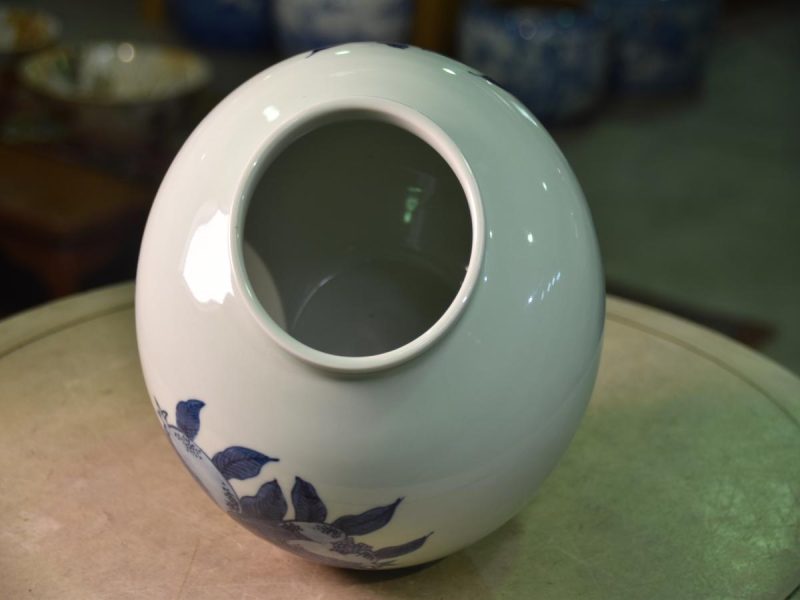 Japanese Pomegranate Vase - Image 5