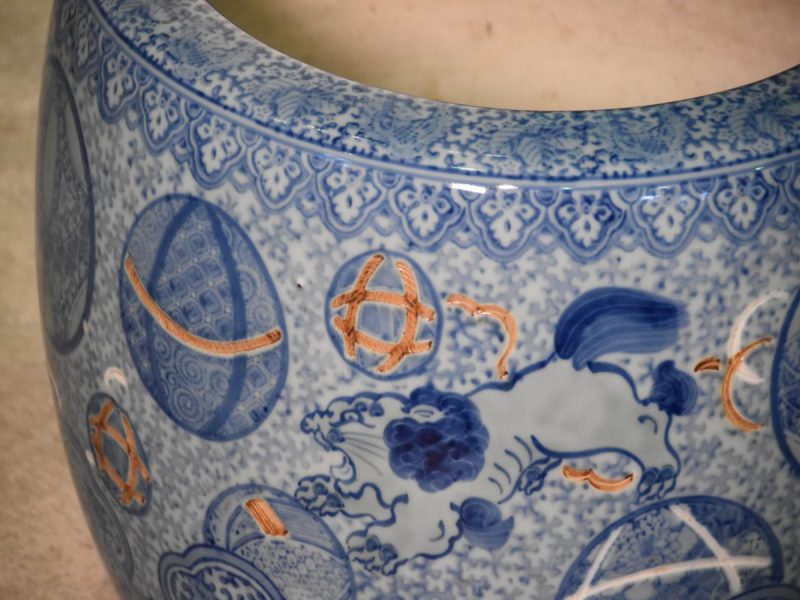 Japanese Early 20th Century Blue and White Ceramic Hibachi - Image 7
