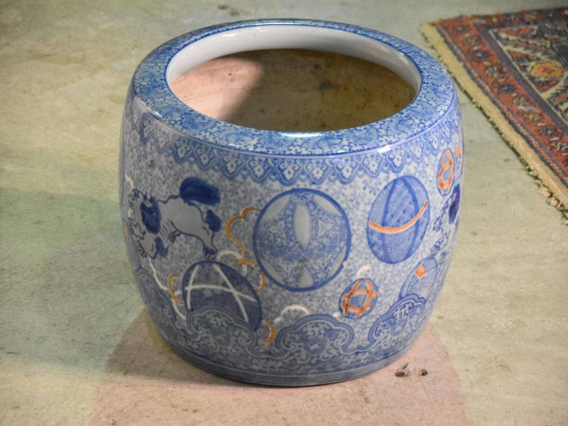 Japanese Early 20th Century Blue and White Ceramic Hibachi - Image 5