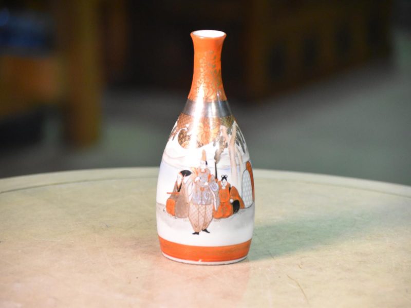 Kutani Tokuri Sake Jug