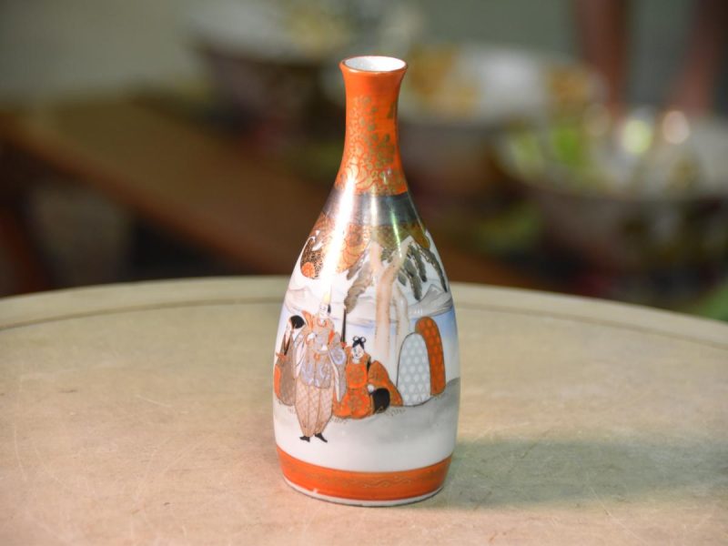 Kutani Tokuri Sake Jug - Image 2