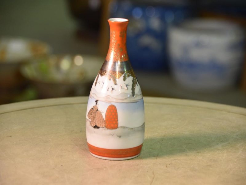 Kutani Tokuri Sake Jug - Image 8